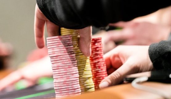 “Fit or Fold” As a Strategic Approach in Poker